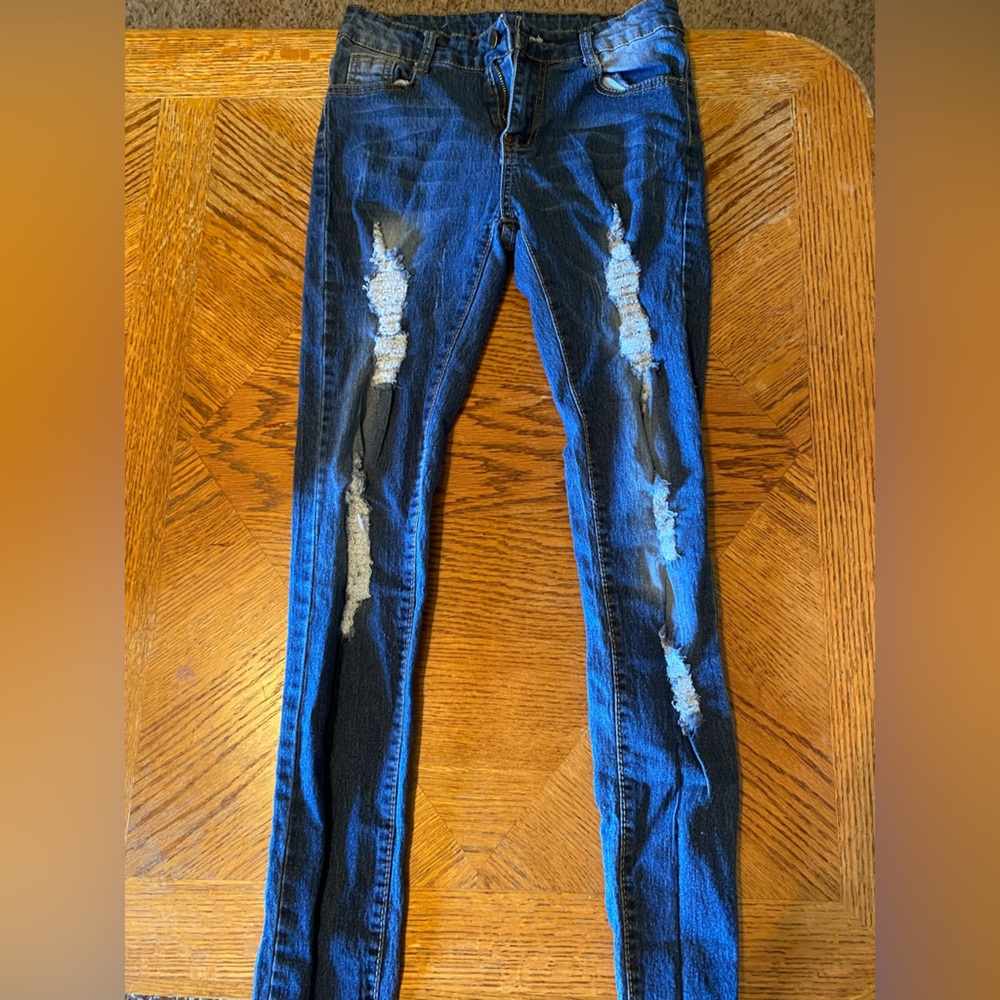 Skinny ripped jeans small